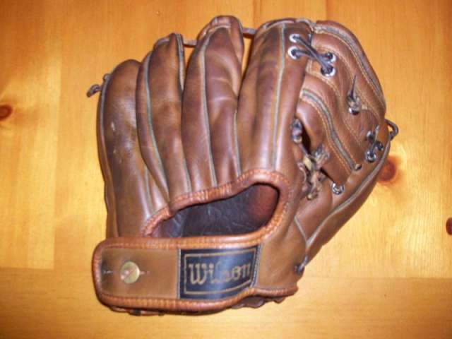 Billy Martin Wilson A2204 Back